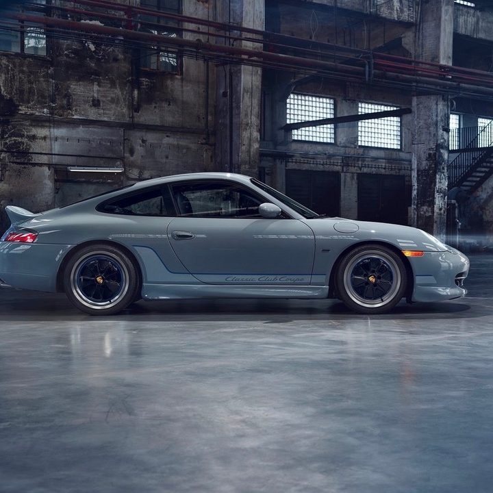 porsche 911 classic club coupe 2022 1600 03