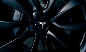 Musk entrega en Alemania los primeros Tesla fabricados en Europa