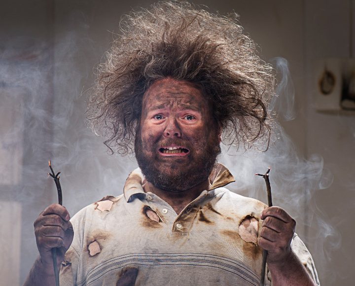 Hombre se electrocuta