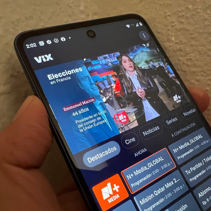 Teléfono está desplegando la interfaz principal de ViX, servicio de streaming de TelevisaUnivision.