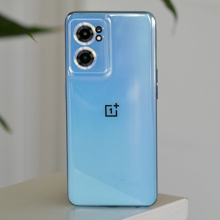 samsung galaxy a53 vs oneplus nord ce 2 5g back 2000x1333