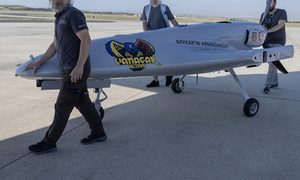 lituania fabrica dron guerra hecho por turquia para ucrania el bayraktar tb2