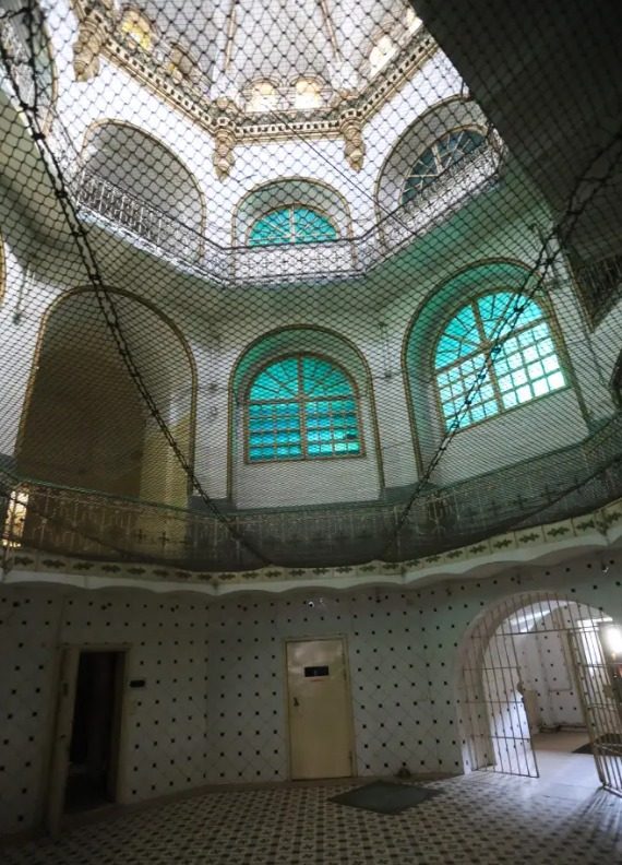 prision nazi lukiskes vilna lituania stranger things captura web 14 7 2022 163255 www thesun co uk