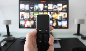 Sling TV vs. Hulu + Live TV: elige el mejor servicio de streaming.