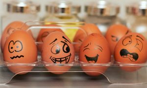 huevo fuera del espacio que pasa tengyart doqteen8soo unsplash