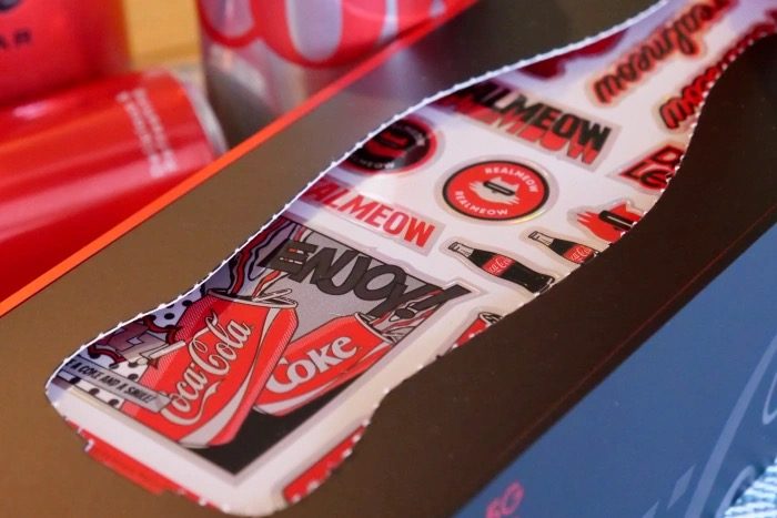 telefono realme coca cola x stickers