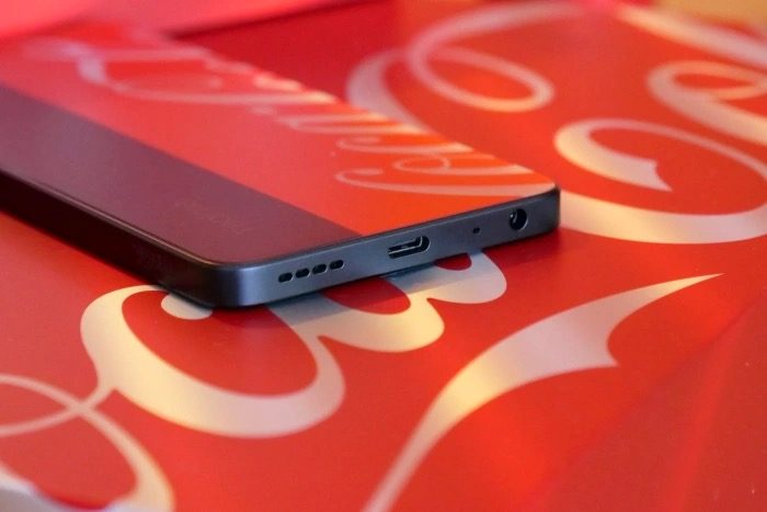 telefono realme coca cola x charge