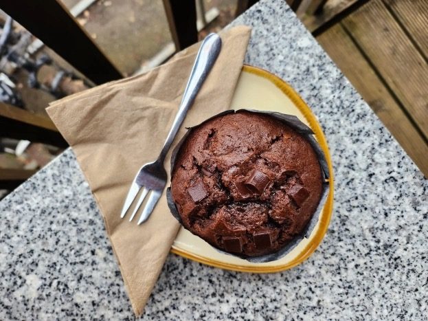 oppo find n2 flip vs samsung z fold 4 main cake