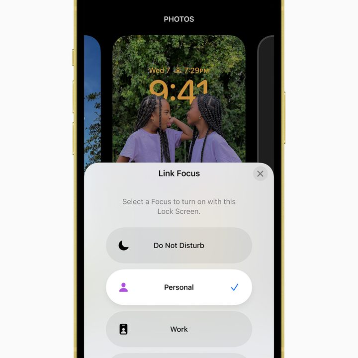 iphone 14 color amarillo apple plus yellow ios 16 lock screen focus 230307