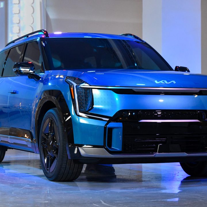 kia ev9 se presenta nyias 15