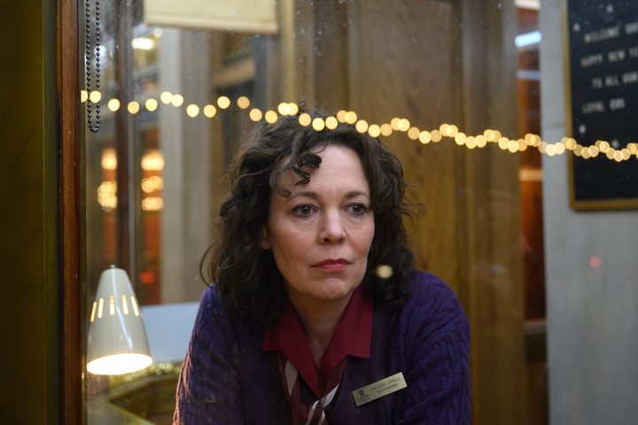Las mejores películas en Star Plus – Olivia Colman protagoniza Imperio de luz (2022).