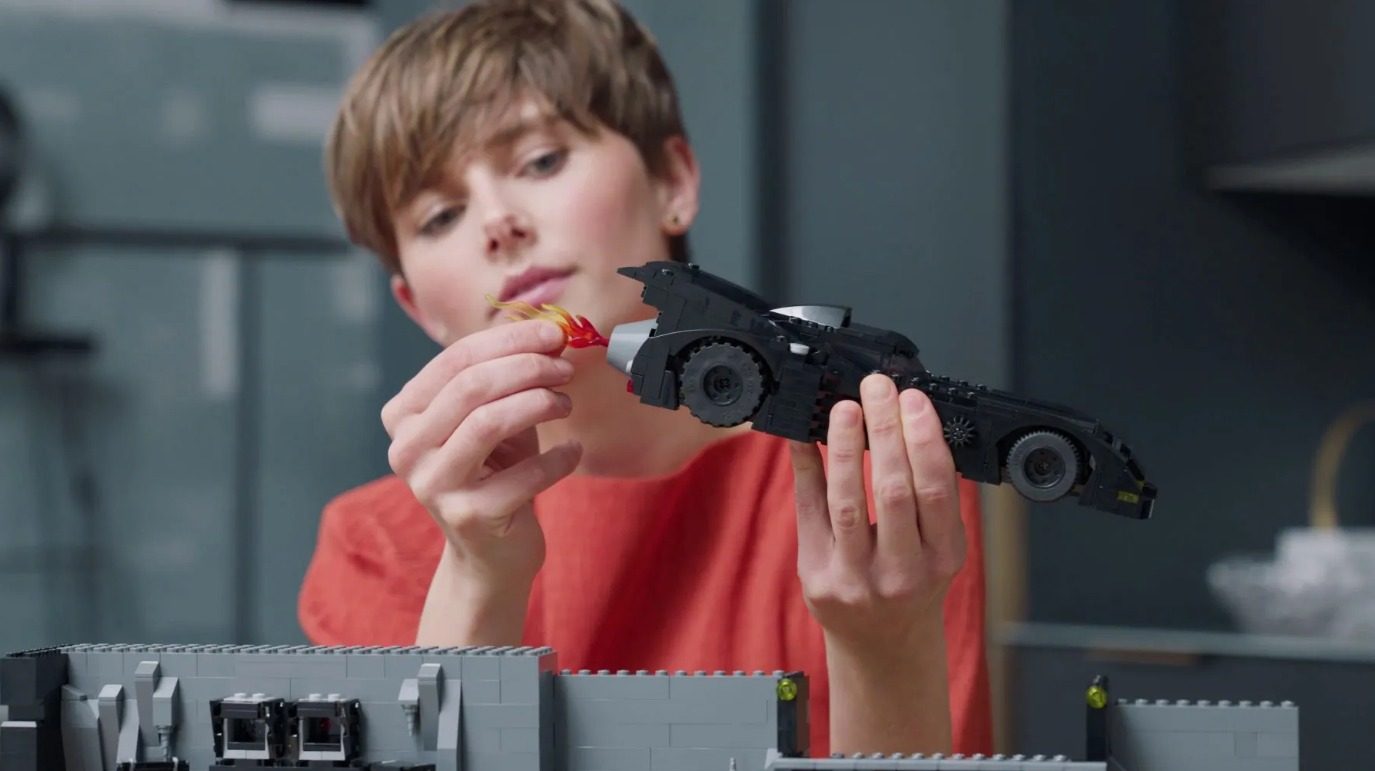 baticueva lego batman returns captura web 16 5 2023 131016 www theverge com