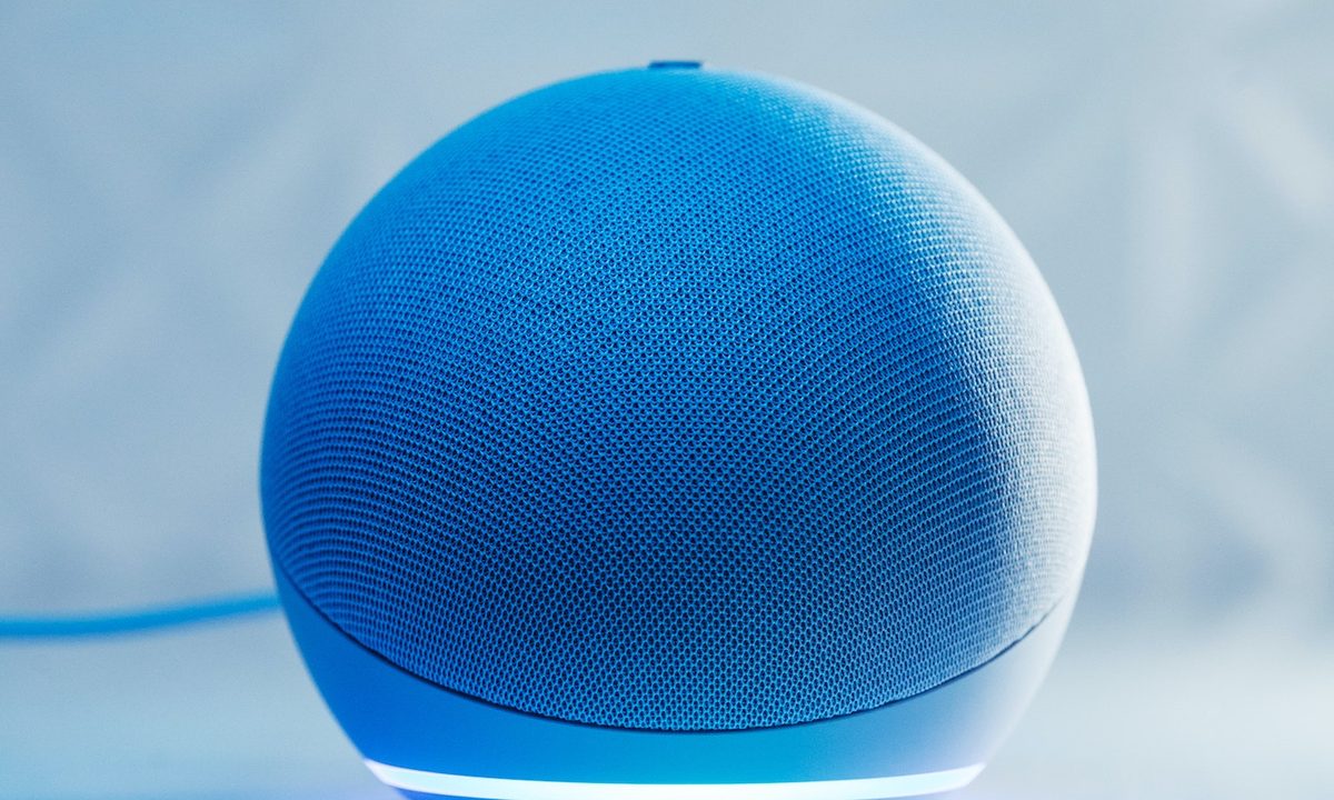 Te explicamos cómo cambiar la voz de Alexa (o su idioma).