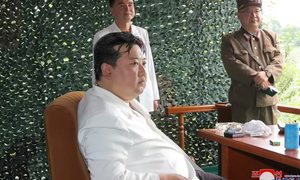 kim jong un celular plegable