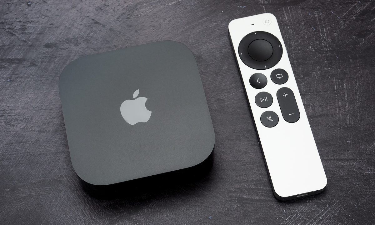 Dispositivo Apple TV 4K con su control remoto – Los mejores dispositivos para streaming del mercado.