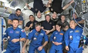 Astronautas juntos en la Estación Espacial Internacional