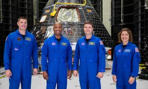 astronautas primer encuentro nave orion luna captura web 9 8 2023 105628 www digitaltrends com