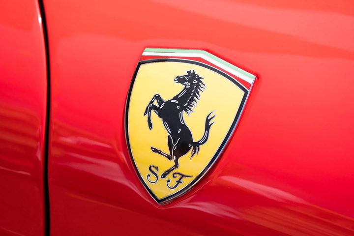 Logo de Ferrari – La historia detrás de los logos de automóviles más conocidos.