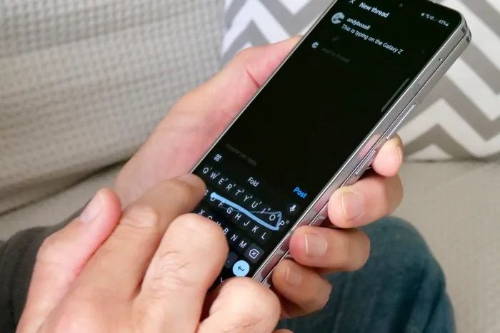 review samsung galaxy z fold 5 precio typing closed