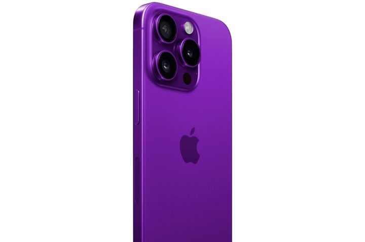 iPhone 15 Pro en morado