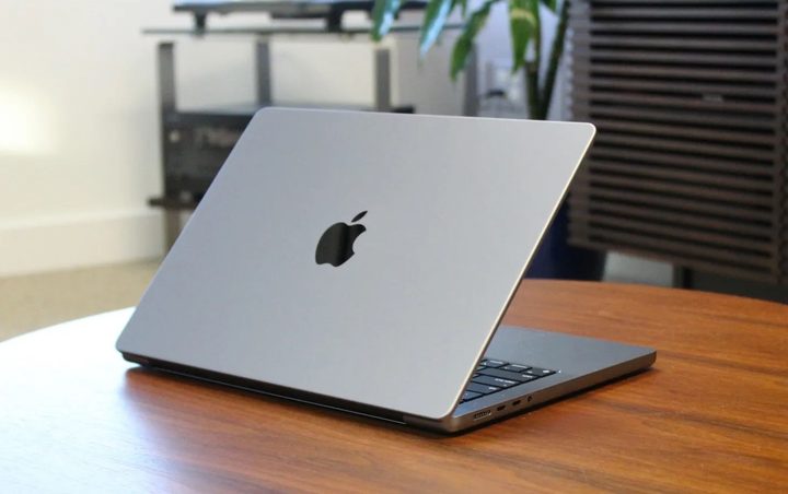 MacBook Pro 14