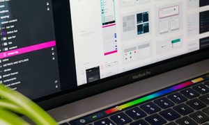 apple asesina touch bar macbook tirza van dijk o1skqmgsdbg unsplash