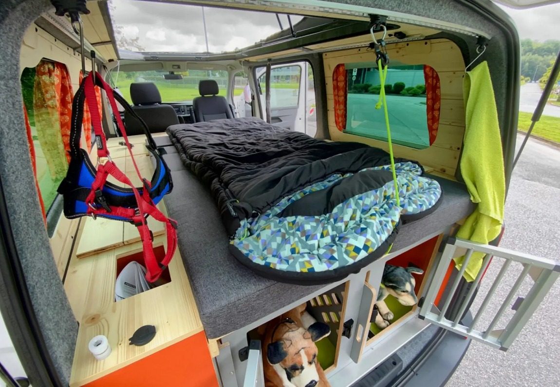 vw dog camper autocaravana perros captura web 7 12 2023 1745 newatlas com