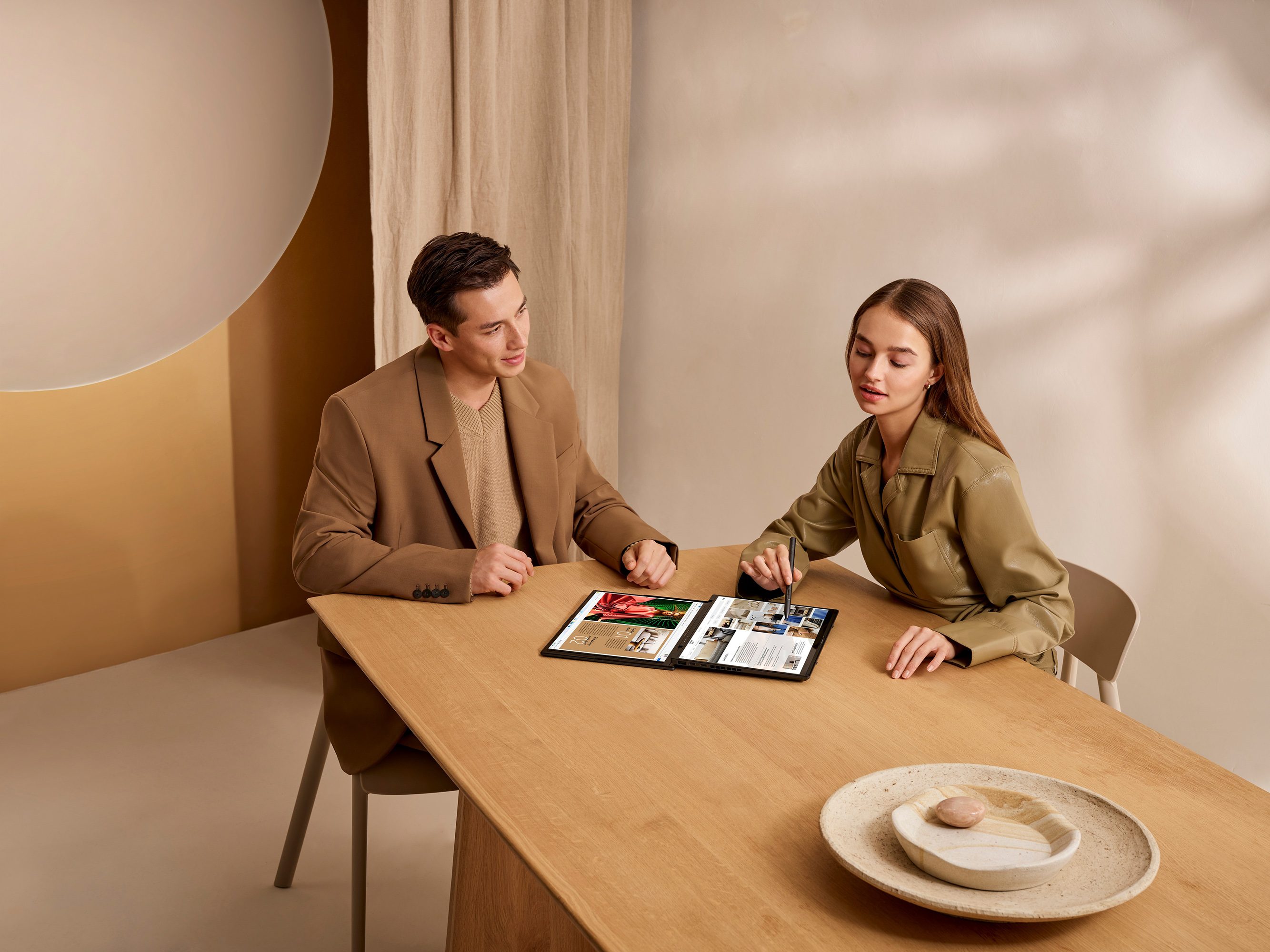 asus zenbook duo 2024 ux8406 versatility sharing mode