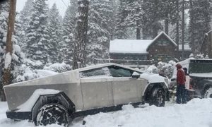 Cybertruck en la nieve