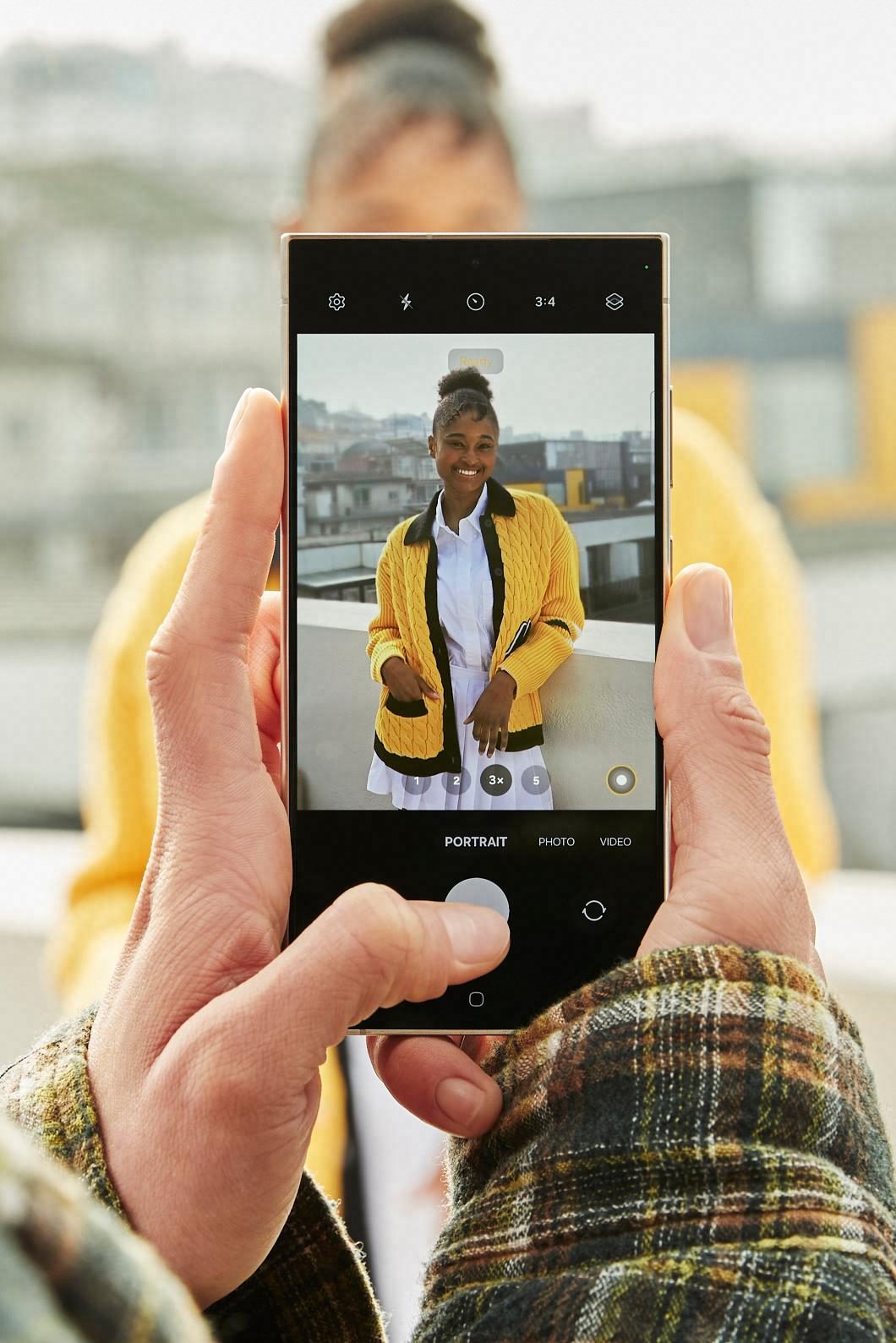 samsung galaxy s24 ultra lifestyle image portrait mode li