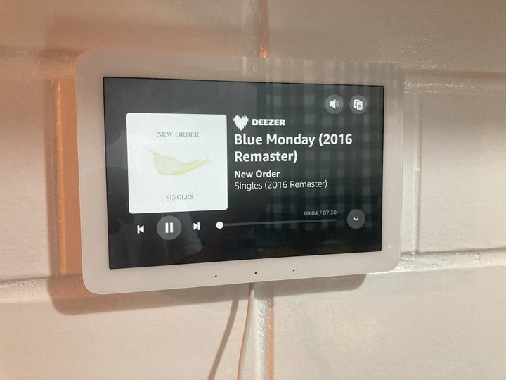 Una fotografía del Amazon Echo Hub.