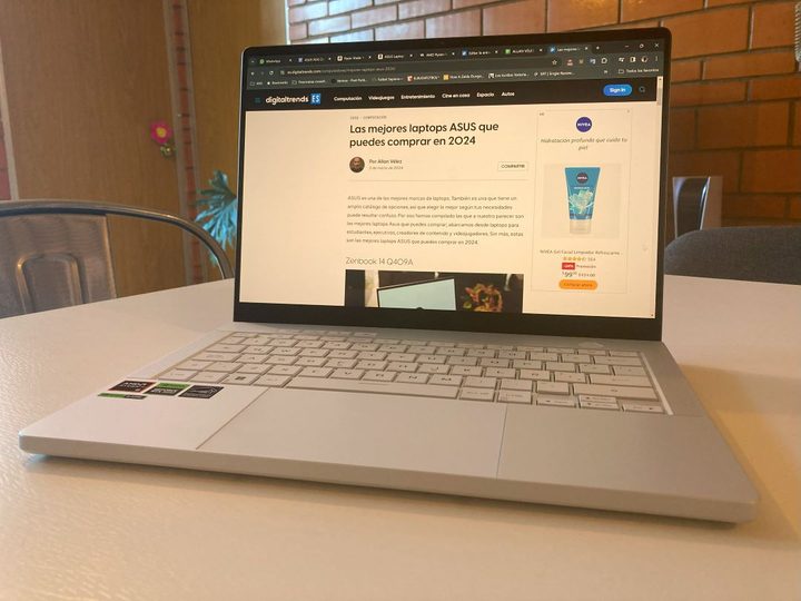 Una fotografía de la ASUS ROG Zephyrus G14 2024.