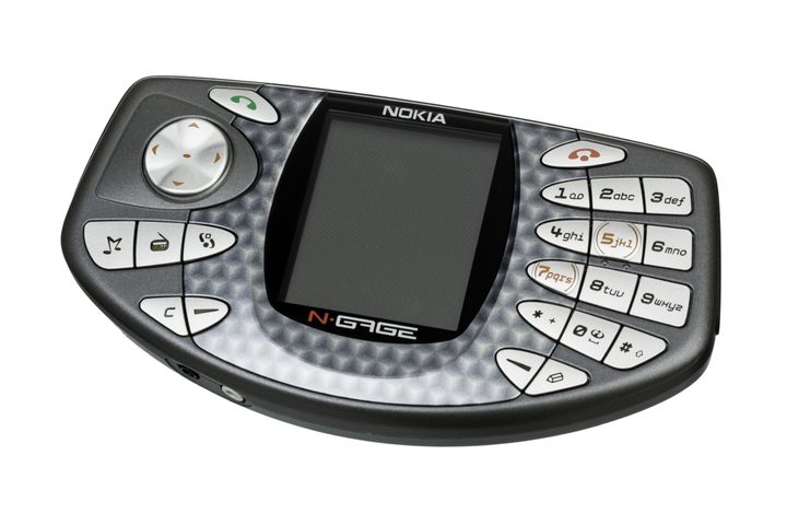 Nokia N-Gage (2003).