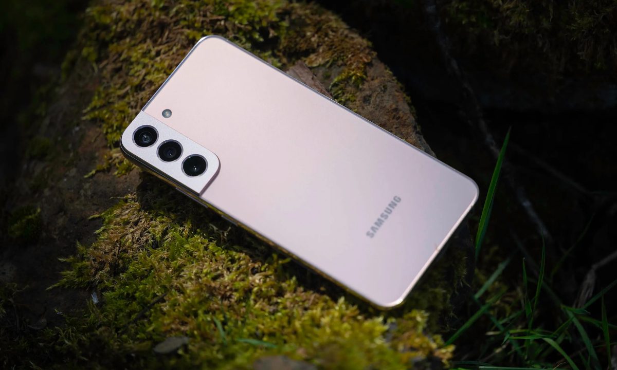 Samsung Galaxy S22 Plus.