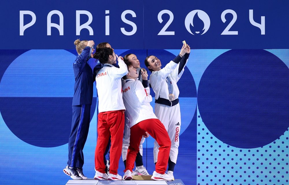 samsung medallas juegos olimpicos paris 2024 mobile galaxy z flip6 olympic edition olympics victory selfie main2