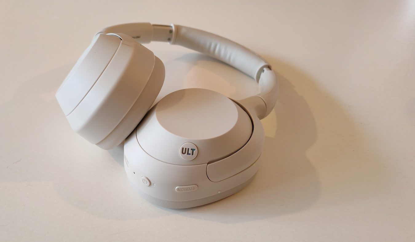 Una imagen de los Sony ULT Wear.