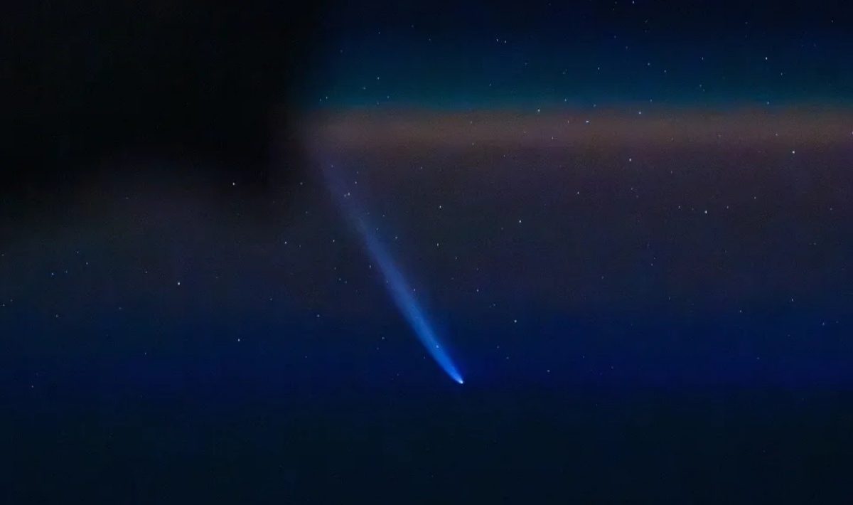 astronautas estacion espacial internacional cometa sol