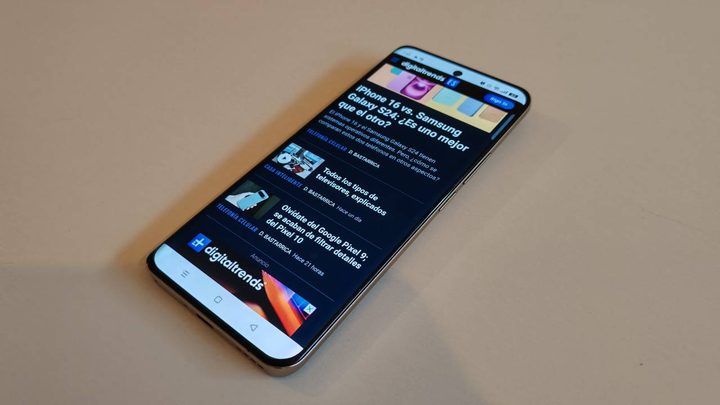 Una fotografía del Realme 13 Pro+.