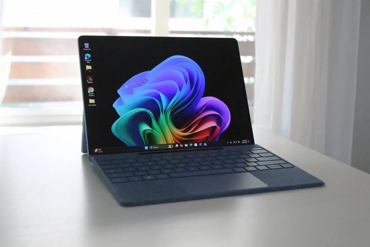 Una fotografía de la Surface Pro 11.