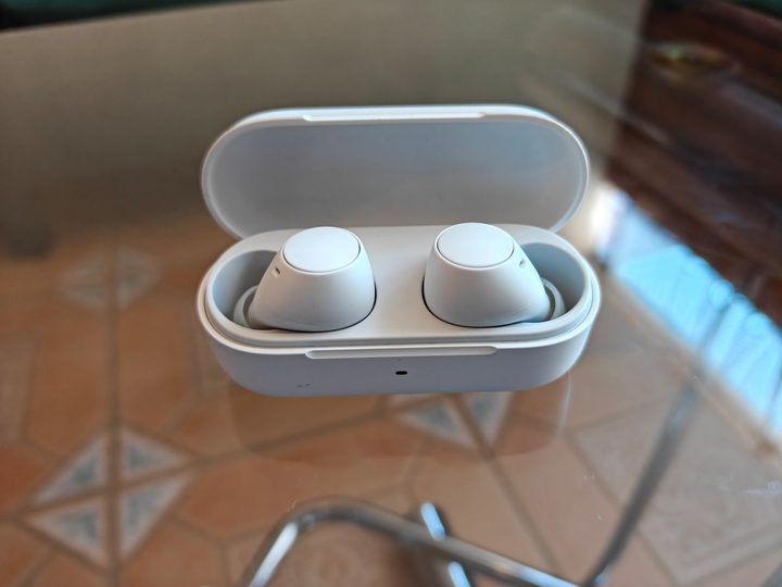 Una imagen de los audífonos inalámbricos Bluetooth Sony WF-C510.