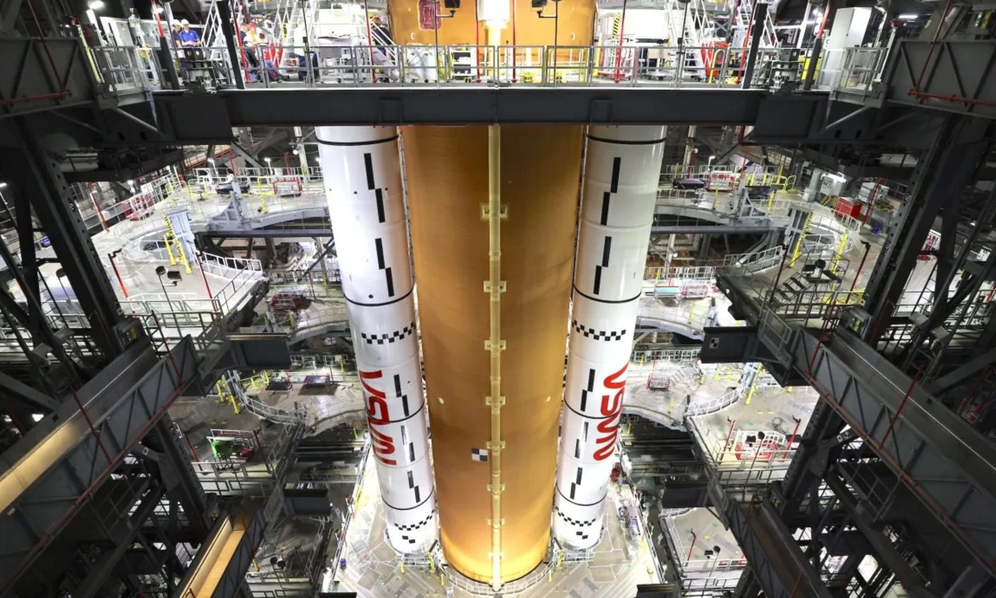 The Wandering Earth | Review | (ENG)-(ESP) — Hive, image size:1413x848