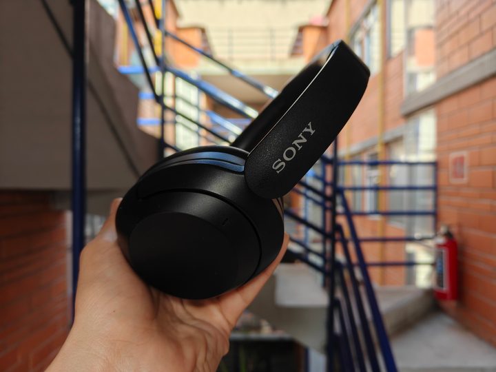 Los Sony WH-XB910N.