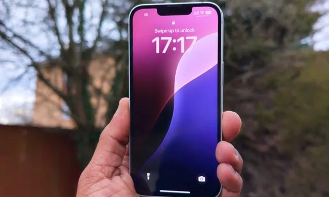 Una fotografía del iPhone 16e.