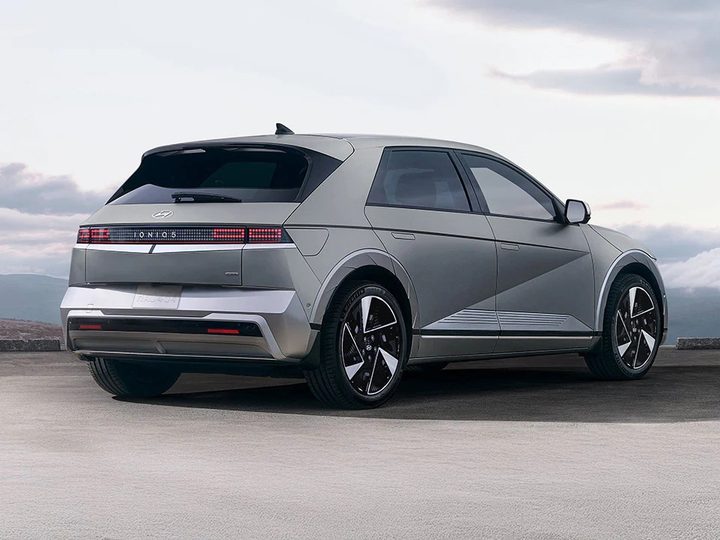 La 2025 Hyundai Ioniq 5.
