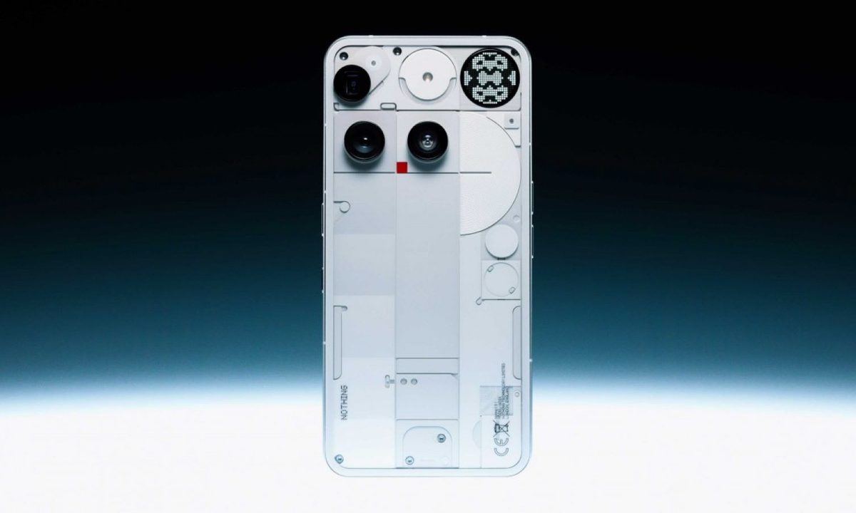 el nothing phone 3 es oficial en la matrix y viene ademas con sus audifonos de cassettes hero