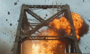 Puente con explosión