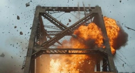 Puente con explosi&oacute;n