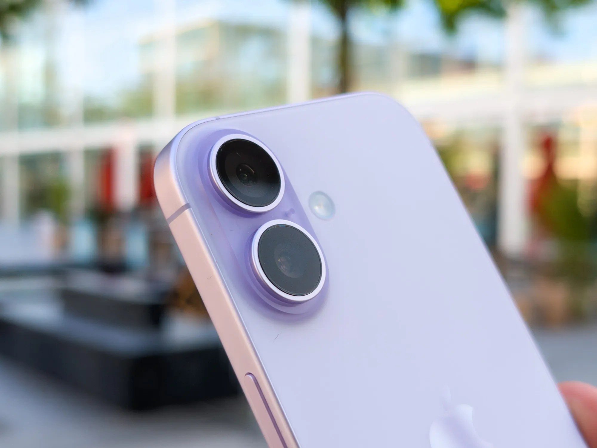 iPhone 17