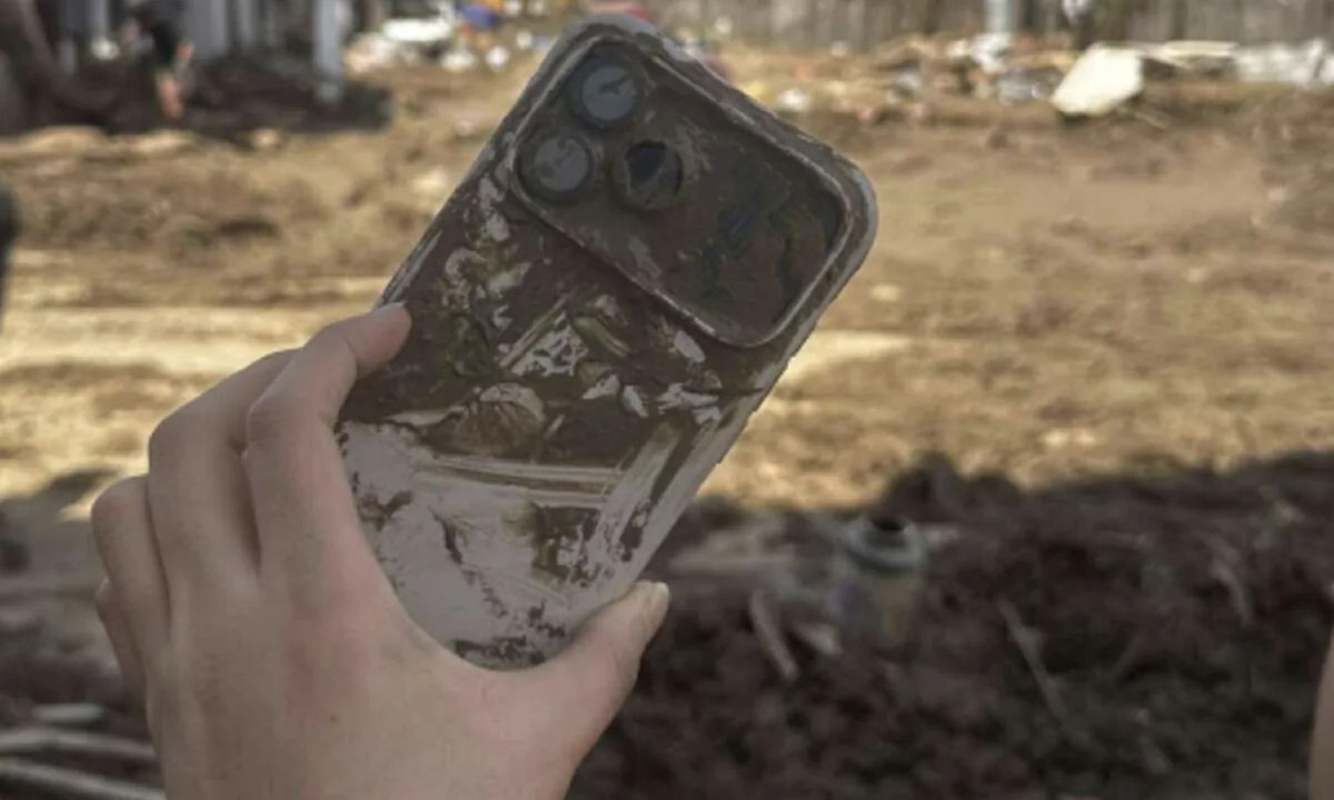 impresionante este telefono estrella de 2025 resistio bestial inundacion iphone 17 pro max after flood feature 1280w 720h her
