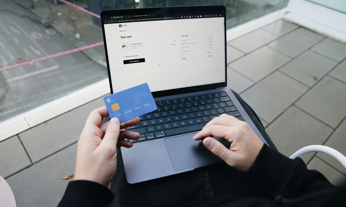 Text, Credit Card, Computer
